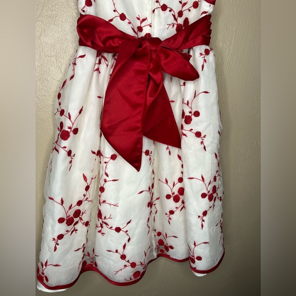 $25-Bonnie Jean - Formal Pageant Dress Size 4T White with Red Accents - Picture 6 of 7
